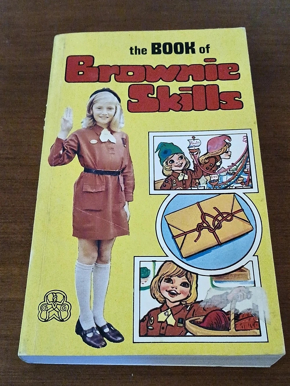 1984 Girl Guides of Canada The Book of Brownie Skills Vintage Illustrated Book
